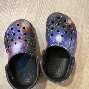 CROCS Kids Cosmic Galaxy clogs - Black and Purple
